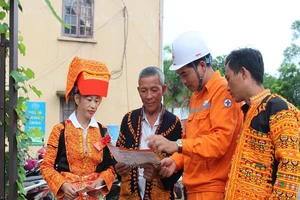 EVNNPC nỗ lực cấp điện an toàn, tuyên truyền sử dụng điện tiết kiệm, hiệu quả