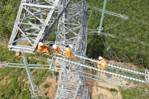 EVNNPT khẩn trương triển khai đường dây 500 kV mạch 3 đảm bảo điện cho miền Bắc