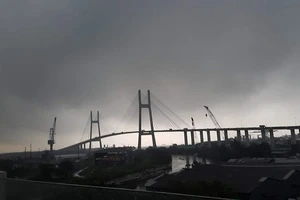 Vì sao sáng nay TP.HCM mưa dông kèm sấm sét?