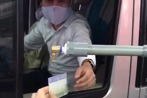 Chế tạo thành công máy phun khử trùng thẻ từ