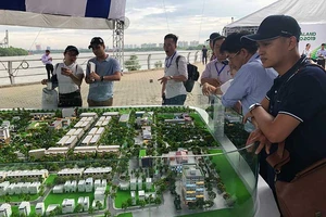 Giá căn hộ trung cấp cao gấp 20 lần thu nhập người dân