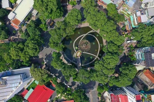 50 tỉ đồng để làm vỉa hè Hồ Con Rùa bằng đá granit