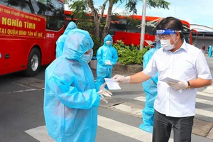 Trong 2 tháng, Sở GTVT TP.HCM phối hợp đưa gần 33.000 người dân về quê