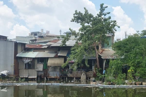 TP.HCM phá sản nhiều dự án xã hội hóa di dời nhà ven kênh