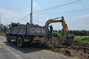 Bùn đất nạo vét kênh ở Long An bị đem bán thu lời sau một ngày