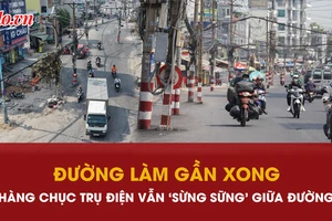 Video: Hàng chục trụ điện án ngữ giữa đường Chu Văn An 