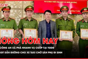 Khen thưởng 4 công an xã phá nhanh vụ cướp tại Thế giới di động; Sản phụ được cấp cứu kịp thời nhờ CSGT dẫn đường