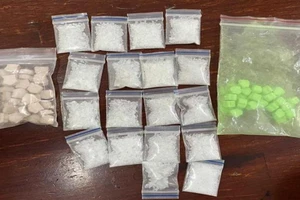 Kiểm tra căn hộ ở Nha Trang phát hiện ra cả mớ ma túy 