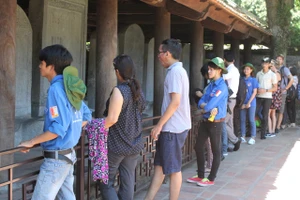 Không thể 'xé' môn lịch sử để lắp ghép vào các môn khác