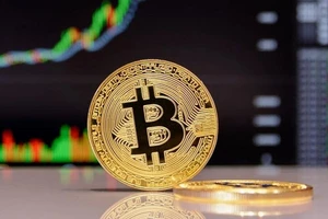 Bitcoin mất giá mạnh, thủng mốc 19.000 USD