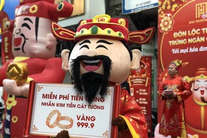 Mua vàng ngày vía Thần Tài ở Hà Nội 'không giống mọi năm'