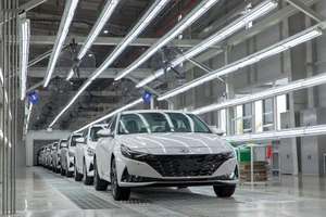 Chính phủ chỉ đạo giảm 50% lệ phí trước bạ với ô tô trong nước