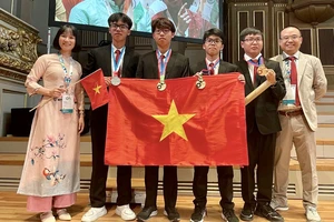 Việt Nam đoạt 3 huy chương Vàng tại Olympic Hóa học Quốc tế 