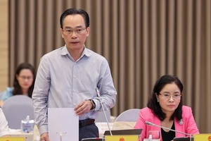 Thứ trưởng Bộ GD&ĐT: Không tăng học phí giúp người dân giảm gánh nặng