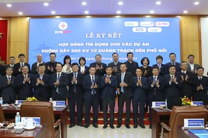 EVNNPT ký hợp đồng tín dụng hơn 15.600 tỷ đồng với 5 ngân hàng