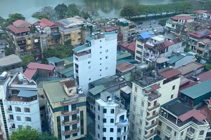 Nhà phố Hà Nội vượt mốc 400 triệu đồng/m2, giá nhà ngõ nhảy múa