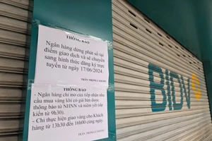 Cảnh xếp hàng dài chờ mua vàng bỗng nhiên 'biến mất'