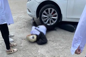 Móng Cái: Tai nạn ô tô giữa sân trường phổ thông