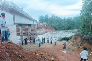 Quảng Ninh: 7 học sinh tắm suối bị lũ cuốn, 2 em tử vong, 2 em mất tích