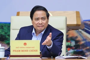 Đẩy nhanh tiến độ thi công các tuyến đường bộ cao tốc cần đi đôi với chất lượng