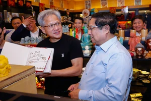 Việt Nam miễn thị thực cho tỉ phú, tổng công trình sư, cầu thủ bóng đá nổi tiếng