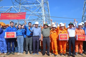 Thủ tướng: Phải hoàn thành đường dây 500 kV Lào Cai-Vĩnh Yên vào ngày 19-8