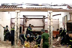 Thủ tướng chỉ đạo khẩn trương hỗ trợ kinh phí khắc phục hậu quả bão số 10