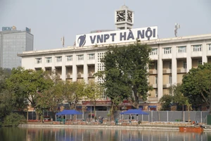 Trận địa pháo hoa Hồ Gươm sẵn sàng cho đêm Giao thừa Tết Bính Ngọ 2026