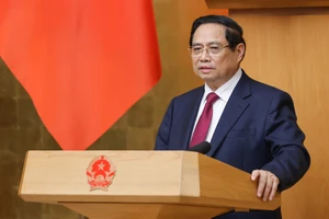 Thủ tướng: Xây dựng luật phải cắt giảm mọi thủ tục rườm rà, tháo gỡ vướng mắc từ thực tiễn