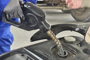 Quỹ bình ổn xăng dầu còn bao nhiêu tiền?