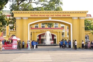 Quảng Ninh kỷ luật 3 giám thị liên quan vụ 'hỗ trợ' thí sinh thi tốt nghiệp