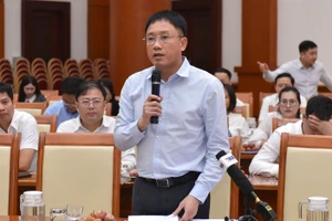Cục Thuế: Nghiên cứu đề xuất tiếp tục nộp thuế khoán nếu doanh thu dưới 5 tỉ 