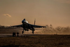 Máy bay của lực lượng không quân Ukraine tập trận hôm 23-11-2021.
