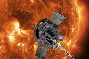 Tàu thăm dò Parker Solar Probe của NASA bay tới mặt trời. Ảnh: NASA