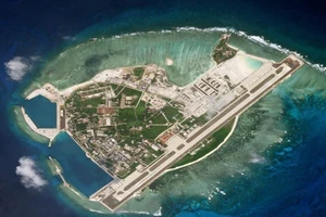 Hình ảnh vệ tinh tháng 3-2018 chụp đảo Phú Lâm bị Trung Quốc bồi đắp trái phép. Ảnh: REUTERS