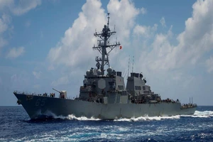 Trung Quốc cảnh báo tàu chiến Mỹ gần Hoàng Sa, Washington thẳng thừng đáp trả
