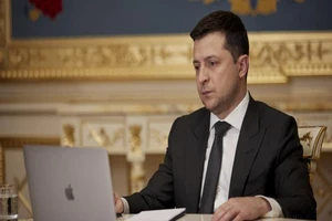 Nga – Ukraine đối thoại tại Paris