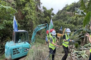 Rơi máy bay ở TQ: Chưa tìm thấy người sống sót, điều tra gặp khó khăn