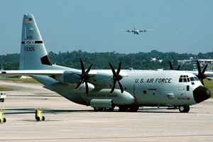 Không quân Mỹ kỷ luật lính vì tự ý đáp máy bay xuống đảo lấy xe máy