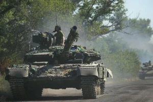 Nóng Nga-Ukraine 24-6: Ukraine có thể phải rút khỏi TP Lysychansk, tên lửa tối tân HIMARS Mỹ đã tới tay Kiev