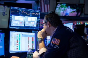 Chứng khoán toàn cầu sụt giảm vì căng thẳng Mỹ-Trung