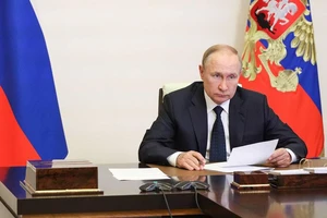 Ông Putin ký sắc lệnh tuyển hơn 130.000 quân 