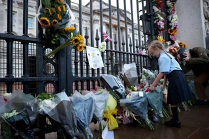 Lịch trình lễ tang 10 ngày tới của Nữ hoàng Elizabeth II ra sao? 