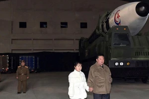 Ông Kim thăng chức cho nhiều sĩ quan, tiết lộ mục tiêu về lực lượng hạt nhân 