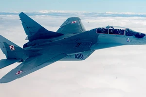 VIDEO: Cận cảnh tiêm kích MiG-29 Ukraine khai hỏa 