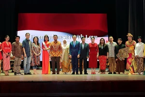 Nhà hát TP.HCM ‘bùng nổ’ với màn hòa thanh Angklung của Indonesia 