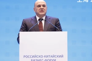 Thủ tướng Nga thăm Trung Quốc, tăng cường hợp tác kinh tế 