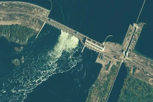 VIDEO: Vỡ đập thủy điện khổng lồ ở Kherson, nghi do pháo kích 