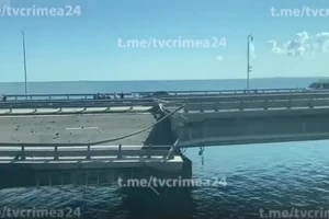 Cầu Crimea bị UAV tấn công, Nga-Ukraine tố nhau là thủ phạm