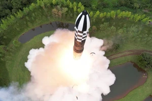 Những tương đồng giữa ICBM Hwasong-18 Triều Tiên và Topol-M Nga